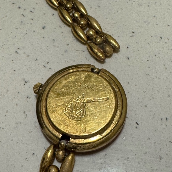 π― Auth Gucci bezel watch project pieces - Picture 5 of 10